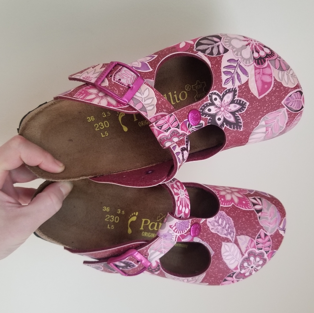 Papillio by Birkenstock Clog Leaf Pattern